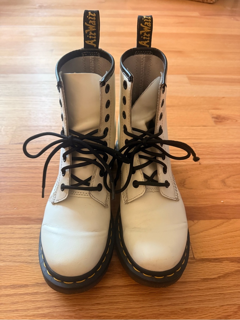 Dr. Martens 1460 White Leather Boots 8-Eye Lace Up Womens Size 7 GUC